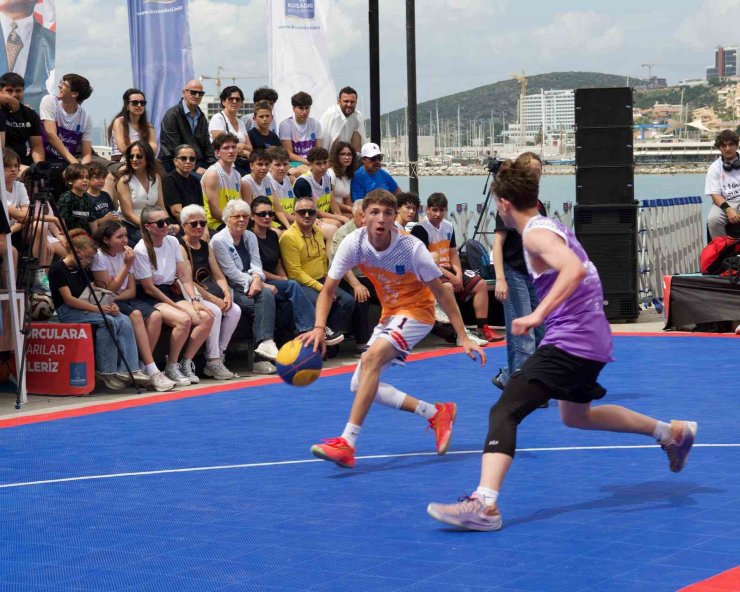 Kuşadası’nda basketbol turnuvası başladı