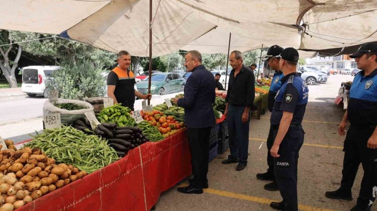 Akdeniz zabıtasından pazarlarda sıkı denetim