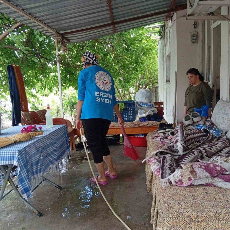 Erzin’de yaşlı ve engelli vatandaşlara evde temizlik ve vefa desteği
