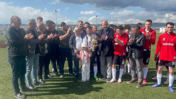 Tavşanlı’da ligin bitimine 2 hafta kala şampiyon Göbelspor oldu