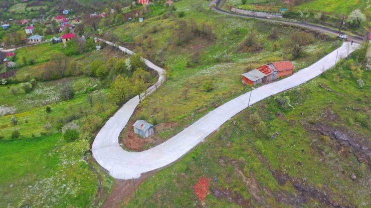 Ordu’da beton yol çalışmaları devam ediyor