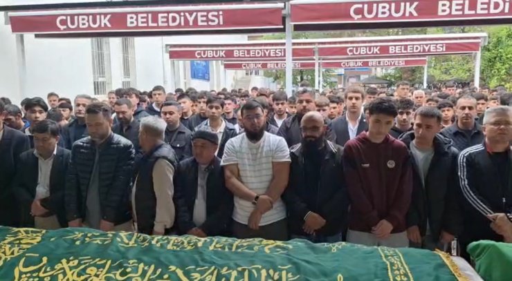 Motosiklet kazasında hayatını kaybeden genç futbolcu son yolculuğuna uğurlandı