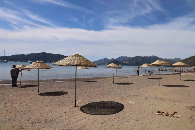 Marmaris’te halk plajları sezona hazırlanıyor
