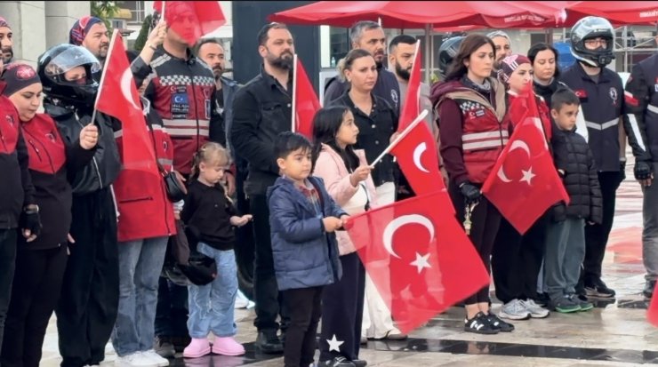Osmaniye’de motosiklet tutkunlarından 19 Mayıs korteji