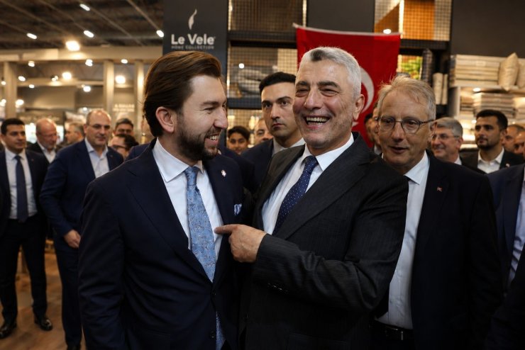 Bakan Bolat, Hometex 2026’nın gözdesi DENİB standını ziyaret etti