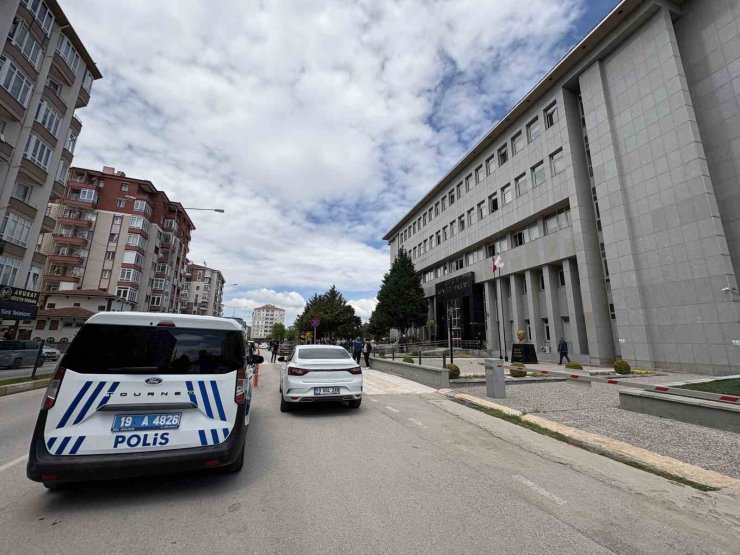 Güzellik salonunda mobil bankacılık tuzağı: Müşterilerinin adına kredi çeken şebeke çökertildi