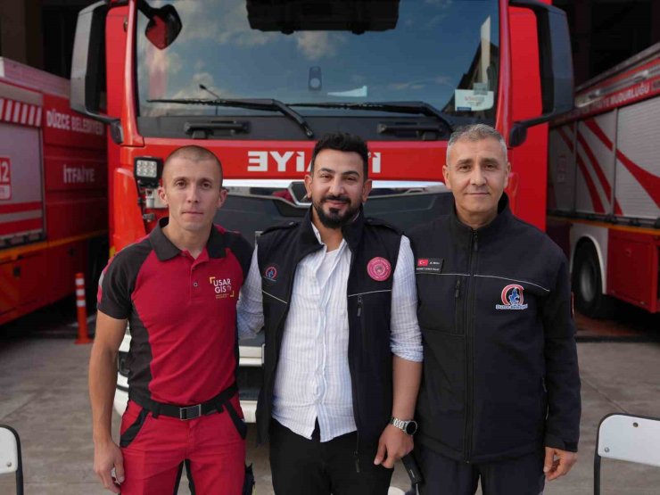 Enkaz altında kurulan kardeşlik