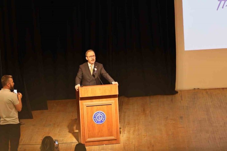 Kasapoğlu: "İzmir ve Ege Üniversitesi, birbirini besleyen, birbirini büyüten iki dev marka"