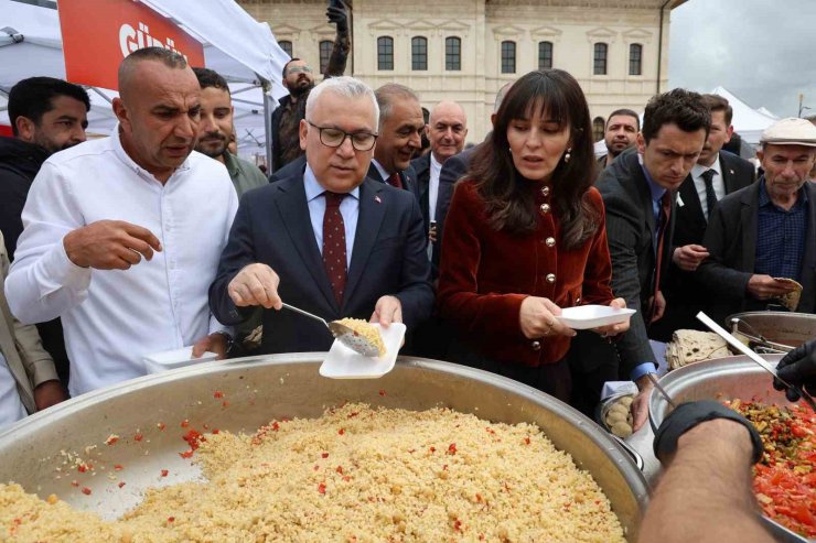 Damak çatlatan Sivas lezzetleri görücüye çıktı