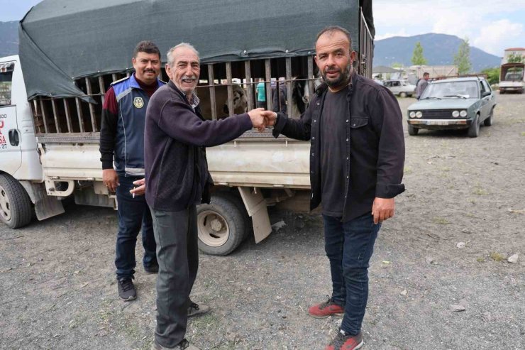 Çameli Kurban Pazarında bayram yoğunluğu ve sıkı denetim başladı