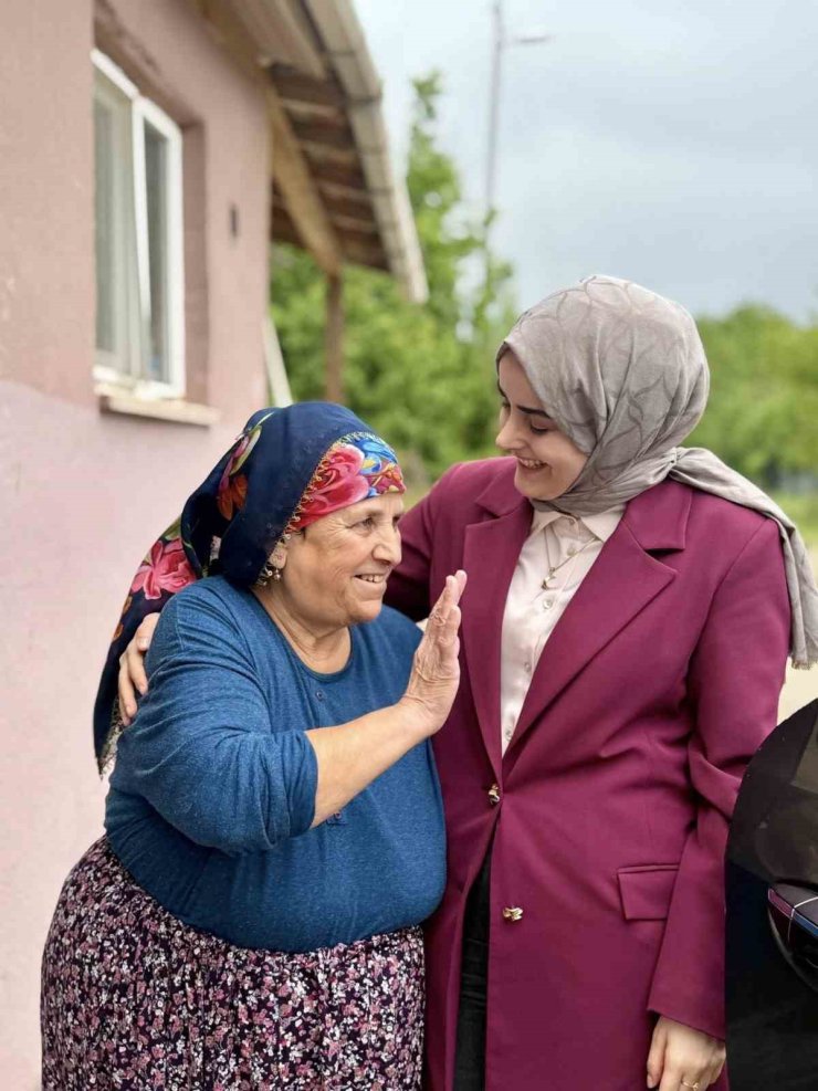 Sebahat teyzenin duası Kaymakam Kılıç’ı duygulandırdı