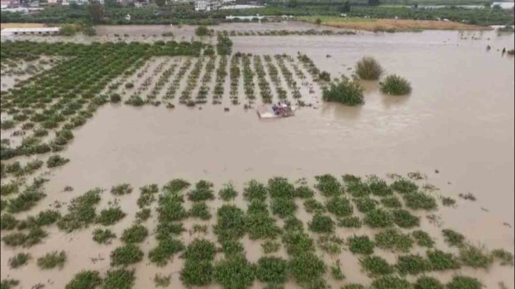 Selde akıntıya kapılarak hayatını kaybeden adamın sular altındaki evi görüntülendi
