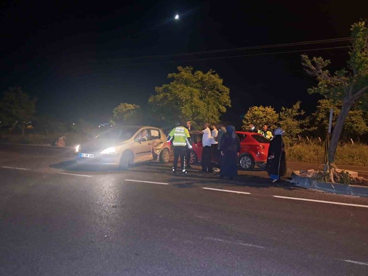 Kilis’te iki otomobil çarpıştı: 4 yaralı