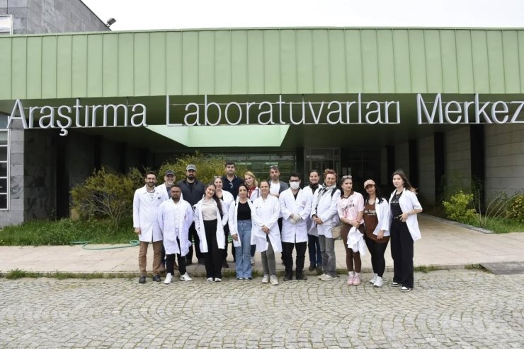 Öğrenciler ileri analiz yöntemlerini laboratuvarda inceledi