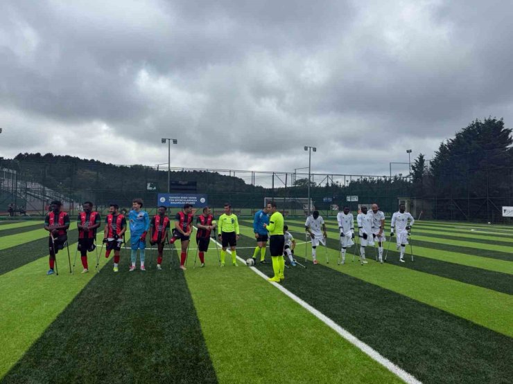 Şampiyonluk yolunda bir engel daha aşıldı 5-0