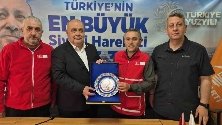 Bartın protokolü kurban bağışını Kızılay’a yaptı