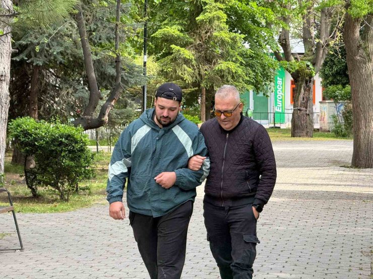 Temizlediği aracında 2 saat uyudu ölümden döndü, yüzde 90 görme kaybı yaşadı