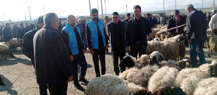Çaldıran’da din görevlileri vatandaşı bilgilendirdi