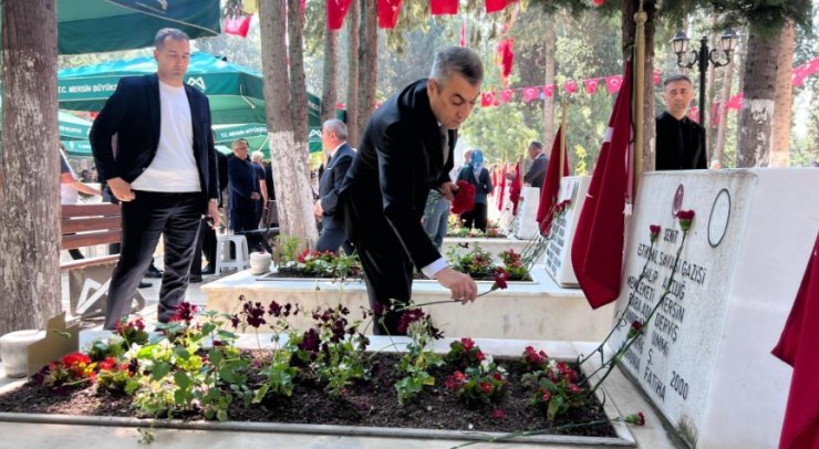 Mersin’de bayramda şehitlik unutulmadı
