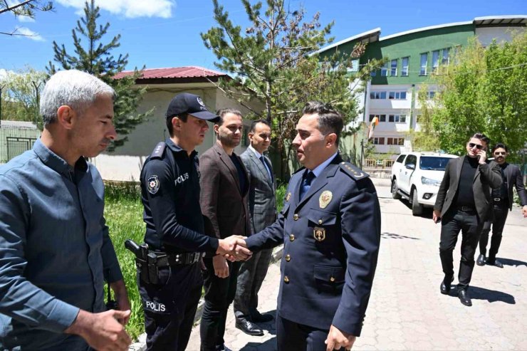 Ağrı Emniyet Müdürü Önder, Kurban Bayramı’nda emniyet personeliyle bayramlaştı