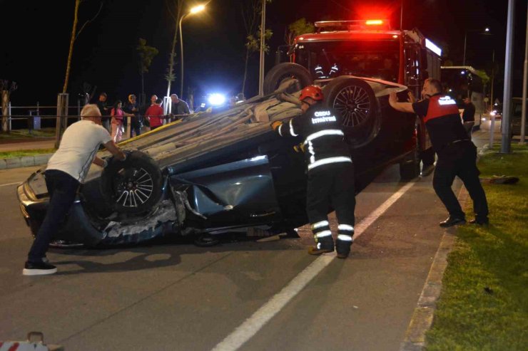 Ordu’da alkollü sürücü park halindeki hafif ticari araca çarptı: 2 yaralı