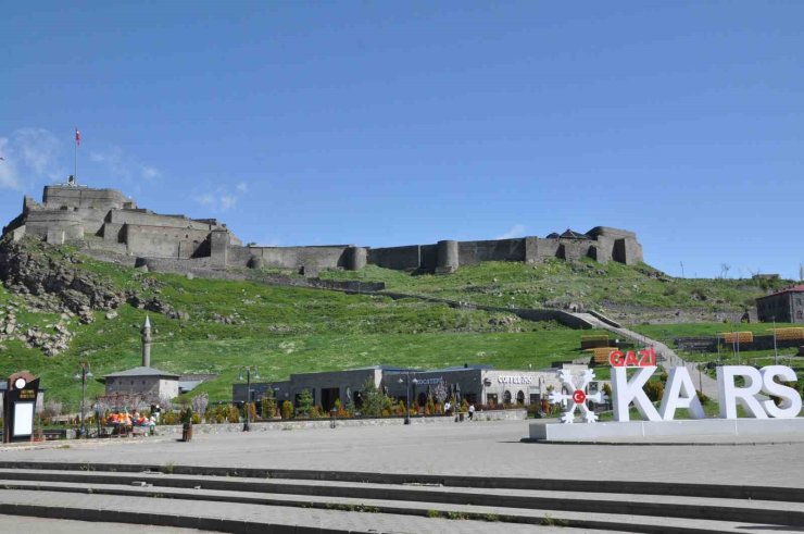 Kars’ta bayram sessizliği: Kentin en işlek noktaları boş kaldı