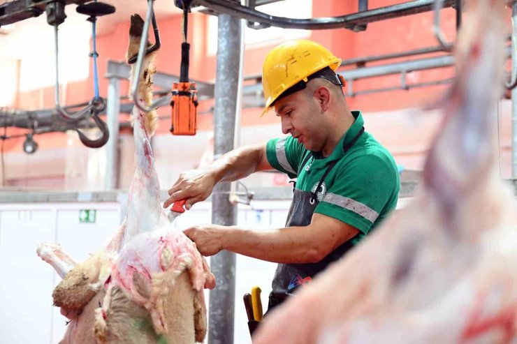 Mersin Büyükşehir Belediyesinin kesimhaneleri vatandaşlardan tam not aldı