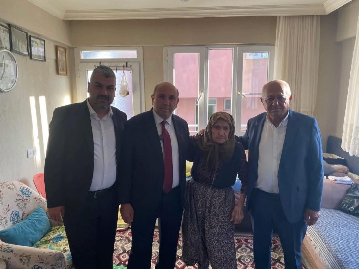 Başkan Akdeniz bayram namazını Afşar Mahallesi’nde kıldı
