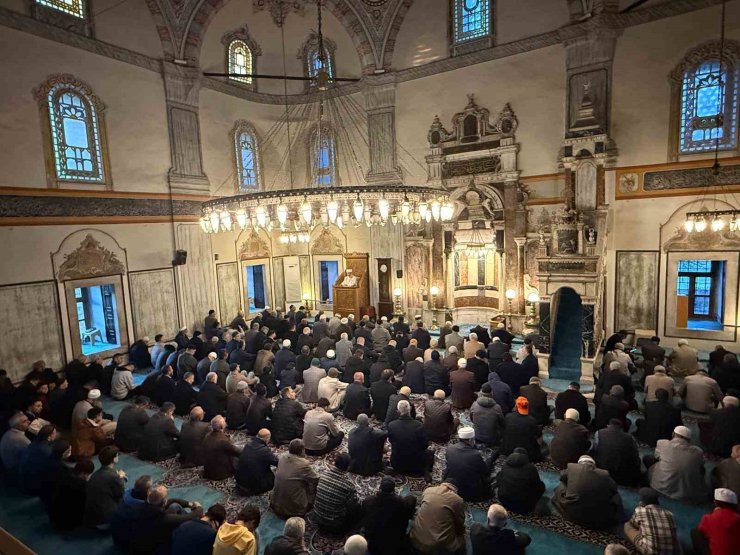 Yozgatlılar, bayram namazında Çapanoğlu camisinde saf tuttu