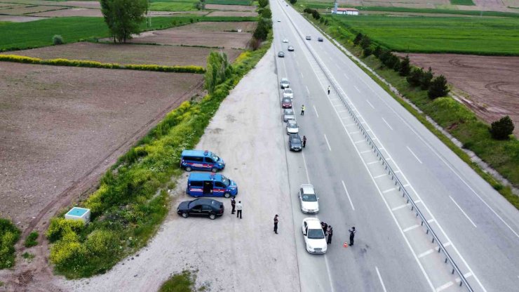 Çorum’da jandarma ekiplerinin bayram tedbirleri sürüyor