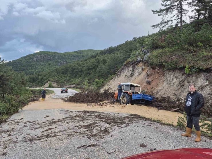 Bilecik’te bir köy adeta sular artında kaldı