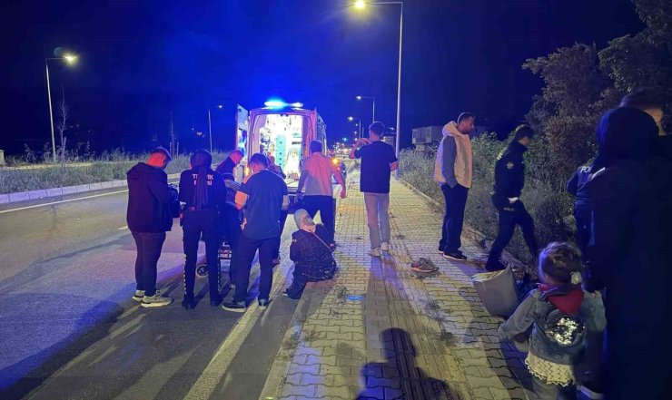 Direksiyon hakimiyetini kaybetti, tarlaya uçtu: 4 yaralı