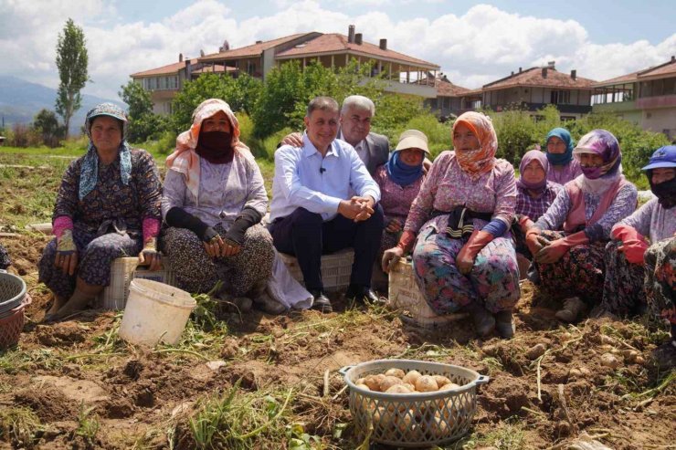 Başkan Tugay’dan yol ve asfalt sözü