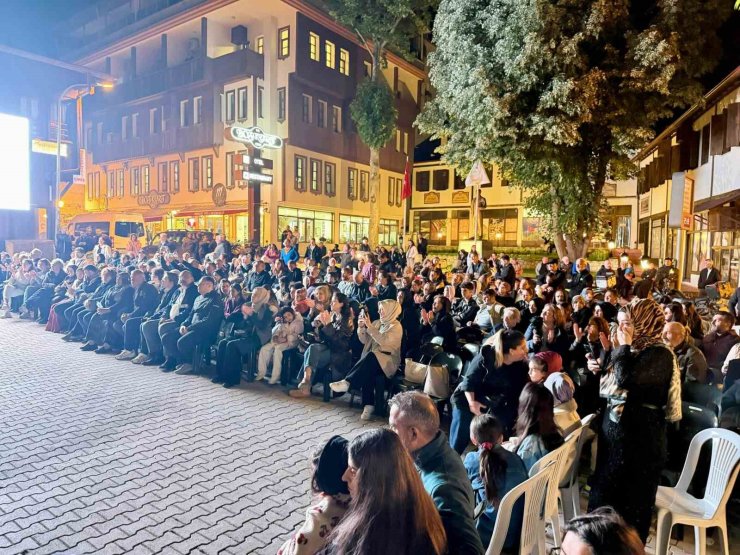 Kemaliye’de fasıl gecesinde kültür ve kardeşlik buluştu