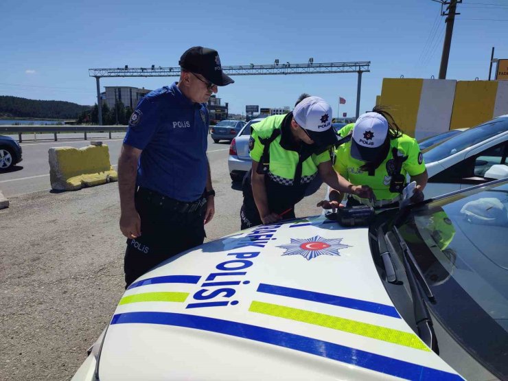 Keşan polisi şehir girişinde trafik uygulaması yaptı