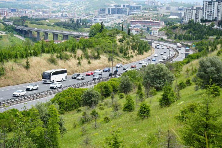 Kocaeli geçişinde Anadolu’dan Avrupa’ya bayram dönüş trafiği akıcı ilerliyor