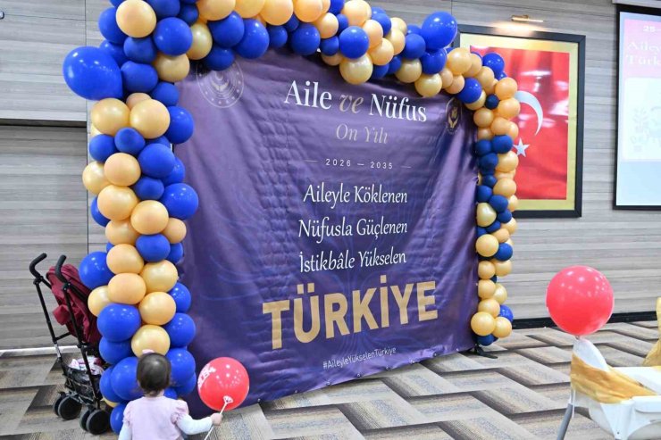 Manisa’da üç kuşak aynı sofrada buluştu