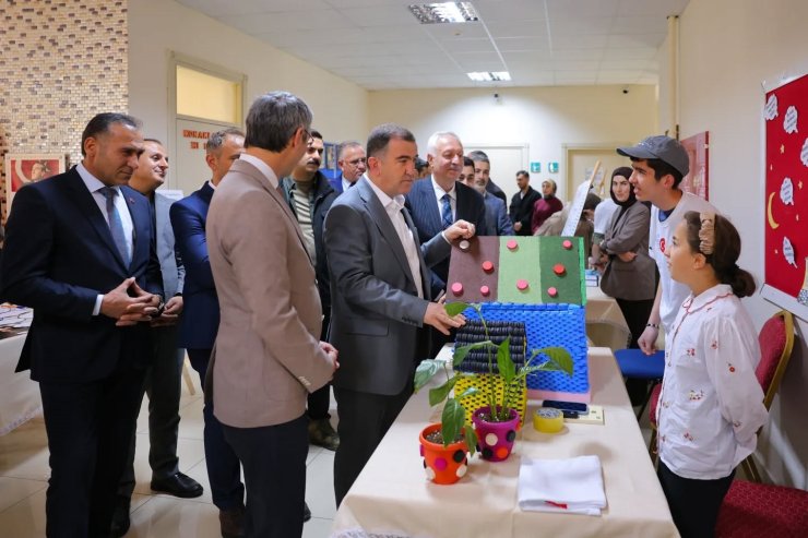 Bayburt’ta özel öğrenciler projelerini bilim fuarında sergiledi
