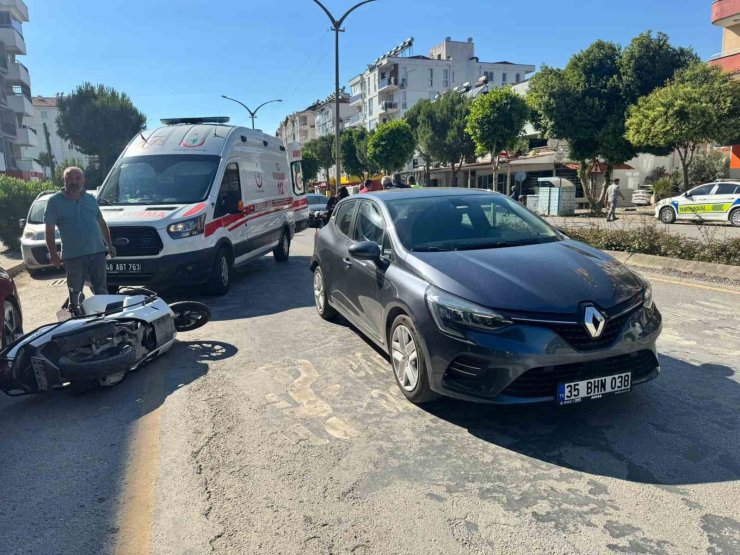 Yaya geçidinde duran motosiklete arkadan çarptı: 1 yaralı