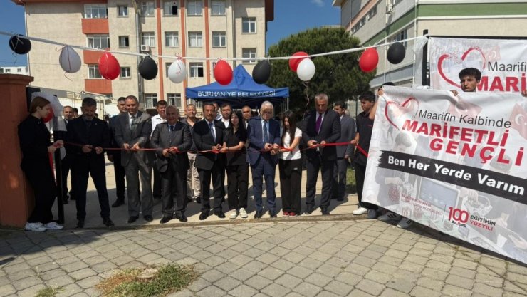 Burhaniye’de Teknoloji Tasarım ve Görsel Sanatlar Sergisi açıldı