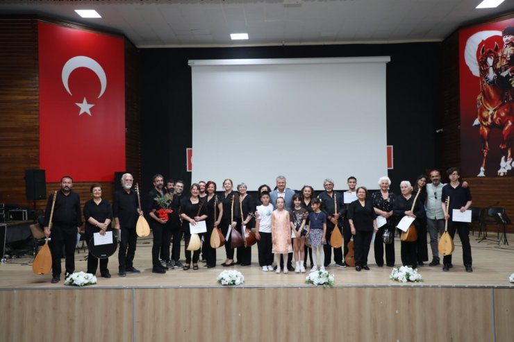 Edremit Belediyesi kursiyerlerinden müzik ziyafeti