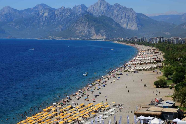 Antalya turizmde de bayramı yaşadı: Yüzde 100 doluluk oranına ulaşıldı