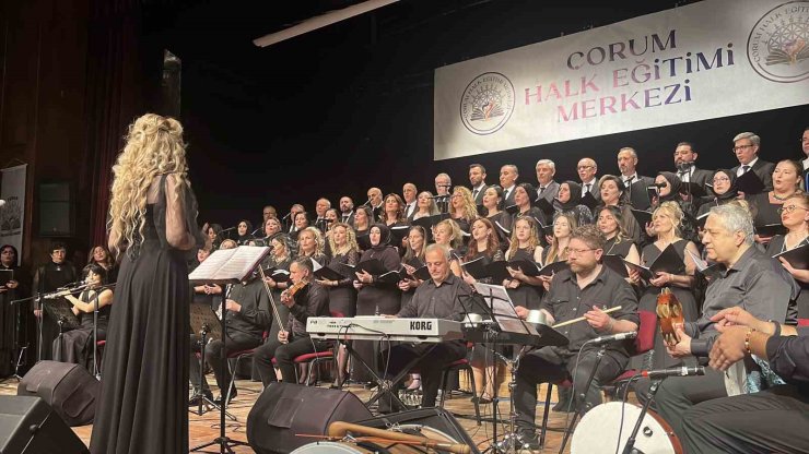 Çorum’da Türk sanat müziği ve Türk halk müziği konseri sanatseverleri mest etti