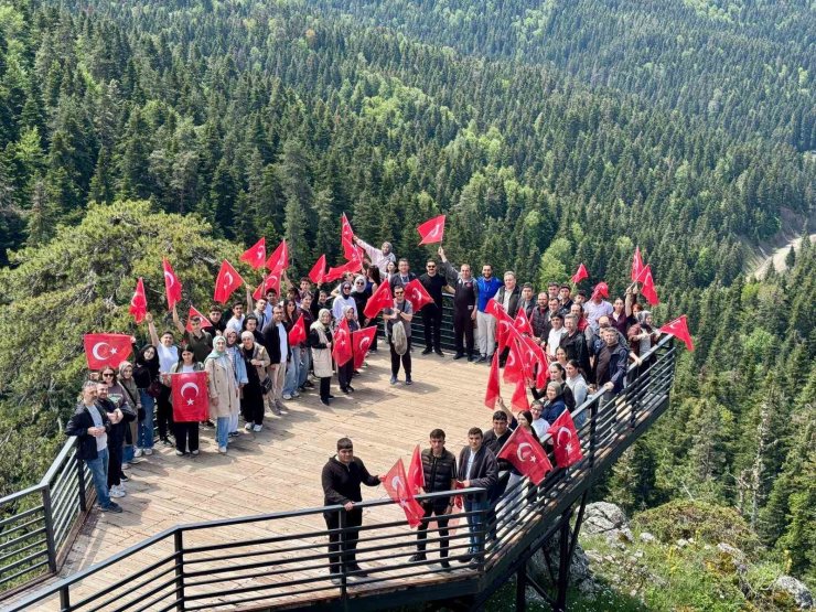Kastamonu’da gençlik yürüyüşü: Doğanın tadını çıkardılar