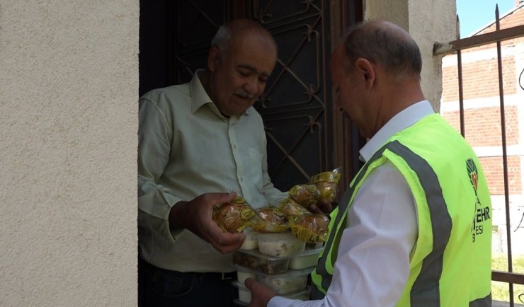Malatya’da ihtiyaç sahiplerine yemek desteği