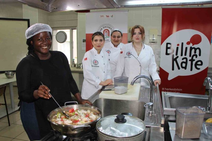 Afrikalı üniversitelilerin favori yemekleri: Yaprak dolması ve mercimek çorbası
