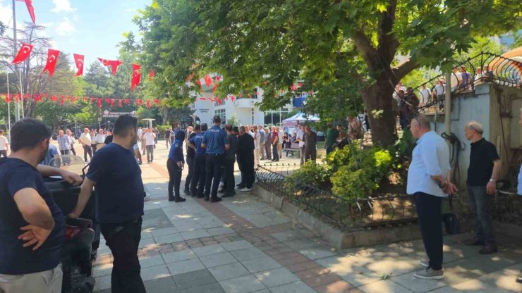 Bıçaklı kavgaya sivil polis müdahale etti