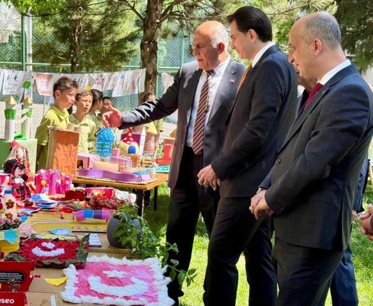 Dereköy Şehit Fatih Seven İlkokulu ve Ortaokulunda eğitim şenliği