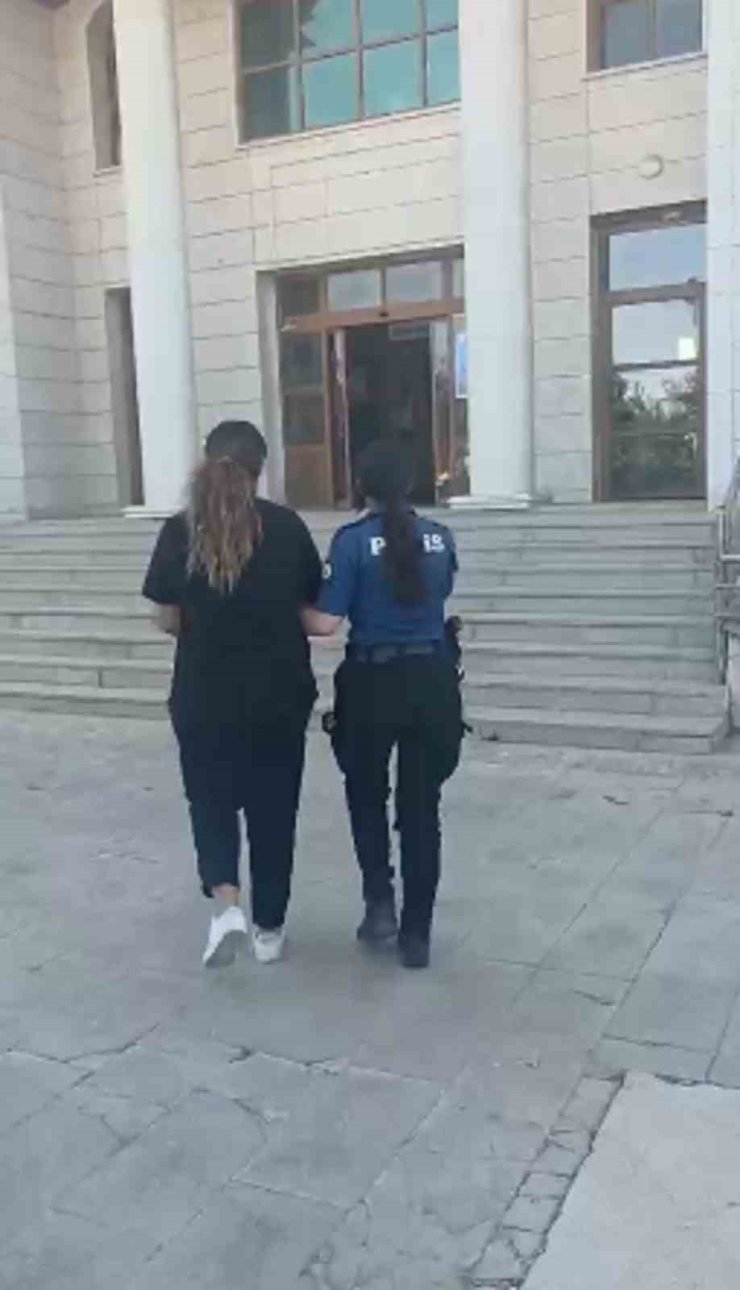 Hatay’da hapis cezası ile aranan 2 kişi tutuklandı