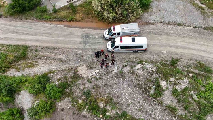 Kelkit Çayı’na atlayan kızı arama çalışmaları 19’uncu gününde de devam ediyor